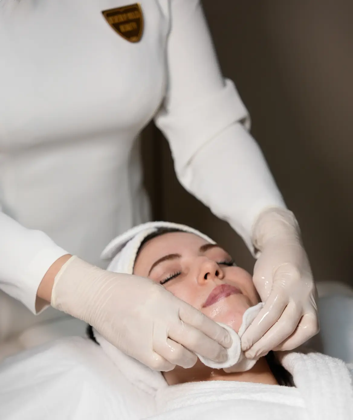 Gesichtsbehandlung bei Beverly Hills Beauty in Wien